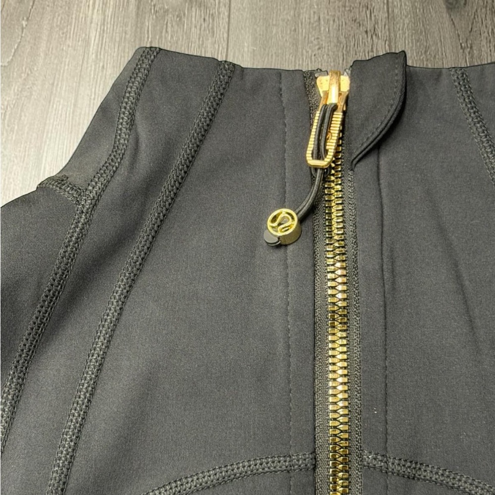 Lululemon Cropped Nulu Jacket & Short Set Black Women’s Activewear Athleisure - Picture 3 of 3